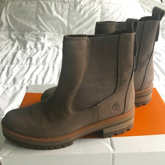 Courmayeur Valley Timberland Chelsea Boot in Taupe Nubuck- New in Box! - Picture 1 of 6